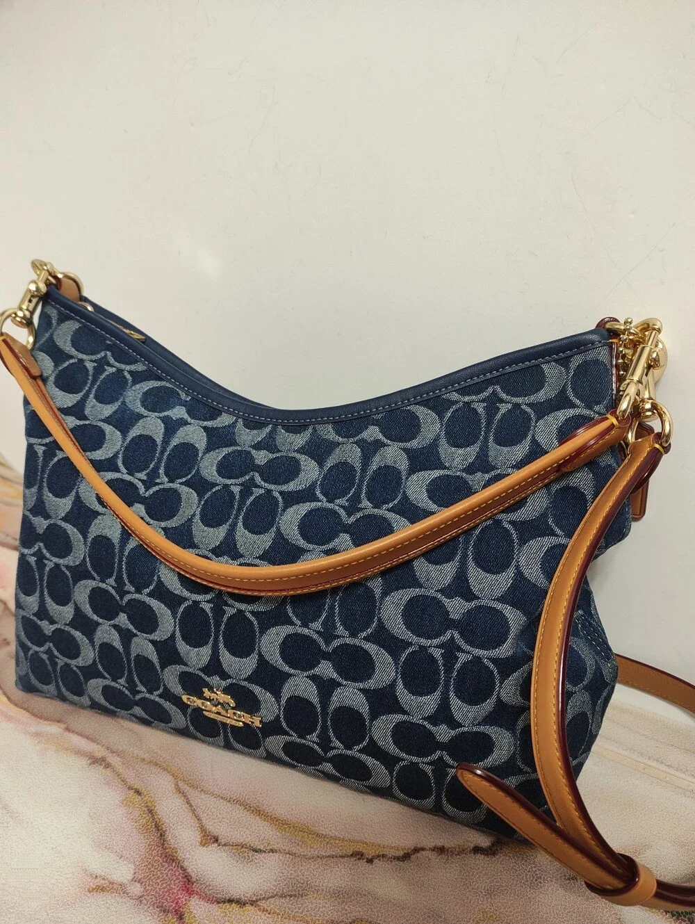Coach CY702 Laurel Shoulder Bag in Signature Denim - Picture 3 of 16